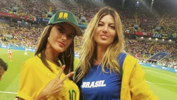 Sedih! Dukungan Maksimal Alessandra Ambrosio untuk Brasil