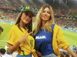 Sedih! Dukungan Maksimal Alessandra Ambrosio untuk Brasil