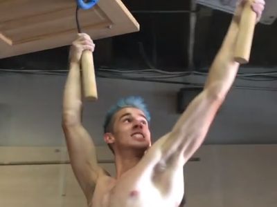 Austin Gray, si Ninja Warrior yang Terlihat Kurus Tapi Berotot