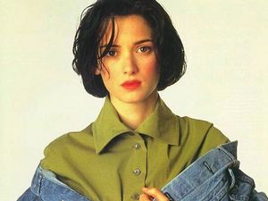 Winona Ryder Gagal Main Bareng Jim Carrey Gegara Berita Winona Ryder Gagal Main Bareng Jim Carrey Gegara Berita
