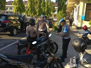 Polisi Razia Rekan Sendiri, 6 Anggota Terjaring