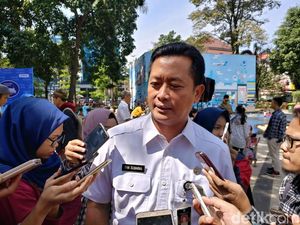 Sekda Enggan Komentari Isu Reposisi Pejabat Pemkot Bandung Sekda Enggan Komentari Isu Reposisi Pejabat Pemkot Bandung