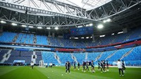 Sesi latihan tersebut digelar di Saint Petersburg Stadium, Saint Petersburg, Rusia, Senin (9/7/2018) waktu setempat. REUTERS/Michael Dalder.
