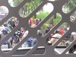Lihat Deh Kelakuan Pemotor di Jakarta, Bikin Emosi!