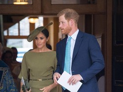 Meghan Markle Anggun Bergaun Hijau di Pembaptisan Pangeran Louis