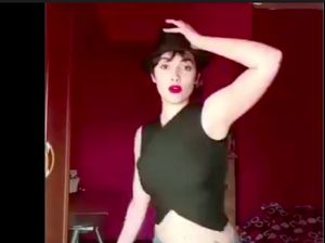 Pajang Video Menari di Instagram, Wanita Ini Ditahan