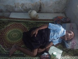 Kisah Pilu Kakek di Bandung Barat Huni Bekas Gudang Pakan Ayam