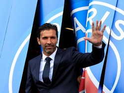 PSG resmi memperkenalkan Gianluigi Buffon di Parc des Princes, Paris, Prancis, Senin (9/7/2018) waktu setempat. REUTERS/Gonzalo Fuentes.