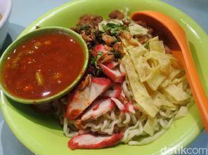 Kalau Mau Ngopi dan Sarapan Enak, Mampir Saja ke 5 Kedai Kopi Legendaris Ini