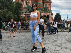 Melalui akun Instagramnya, Georgina Rodriguez sempat memamerkan keberadaannya di Rusia. Termasuk foto di depan Saint Basil Cathedral. (ist)
