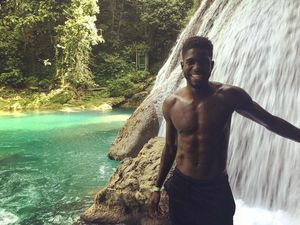 Intip Liburannya Si Bek Tangguh Prancis, Umtiti Intip Liburannya Si Bek Tangguh Prancis, Umtiti