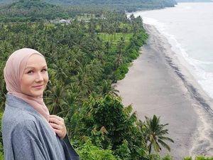 Foto: Hijabers Cantik dari Estonia yang Gemar Traveling
