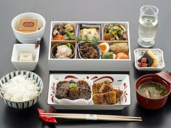 Saat Maskapai Jepang Jualan Makanan Hanya Demi Bertahan Hidup