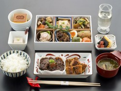 Saat Maskapai Jepang Jualan Makanan Hanya Demi Bertahan Hidup