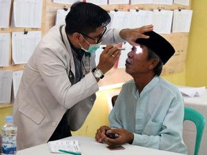 500 Warga Desa Jayamukti Ikuti Pengobatan Gratis 500 Warga Desa Jayamukti Ikuti Pengobatan Gratis