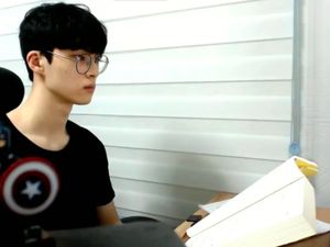 YouTuber Ini Tenar Padahal yang Dia Lakukan Cuma Diam