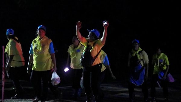 Ekspresi Gembira Relawan Saat Penyelamatan di Gua Thailand Sukses