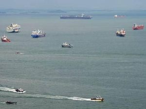 Tabrak Batu, Kapal Feri Berbendera Indonesia Kandas di Singapura