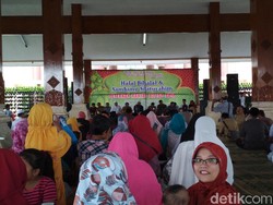 Blitar Pasok Telur ke Jakarta, Ratusan Peternak Ayam Syukuran