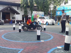 Sirkuit Tes SIM Diubah Jadi Huruf S, Komisi III DPR Apresiasi Korlantas