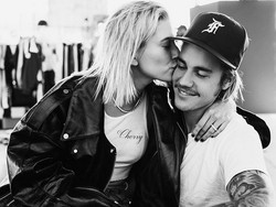 Dari Bahasa Tubuh, Benarkah Justin Cinta Hailey Baldwin? Ini Kata Pakar