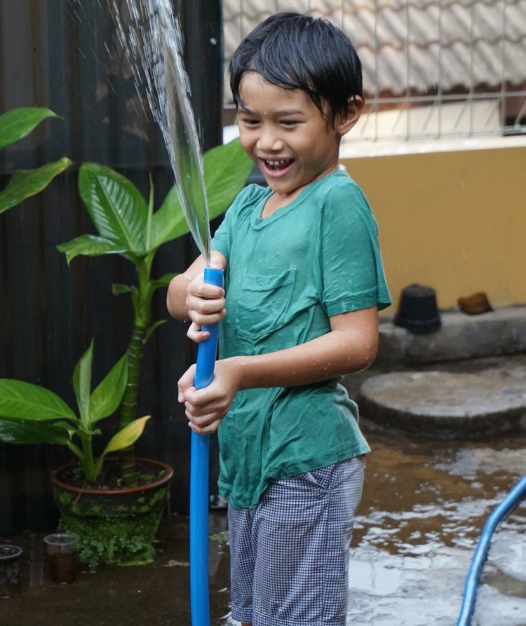 Tahun ini, Pitu genap berumur 7 tahun. Wah pas ya dengan namanya. Karena pitu dalam bahasa Jawa berarti tujuh. (Foto: Instagram/sarahcandra) Tahun ini, Pitu genap berumur 7 tahun. Wah pas ya dengan namanya. Karena pitu dalam bahasa Jawa berarti tujuh. (Foto: Instagram/sarahcandra)