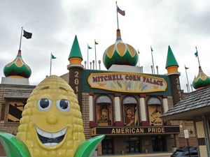 Istana yang Dibuat dari Jagung, Bagaimana Ya?