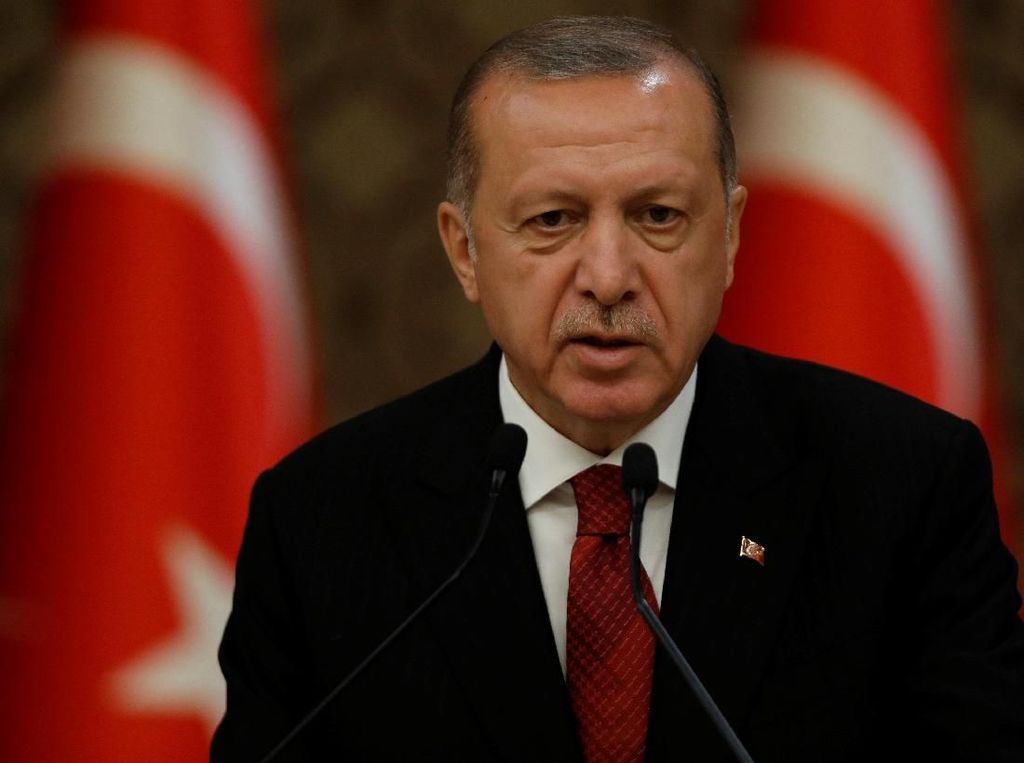 Erdogan Tunjuk Diri Sendiri Jadi Kepala Badan Pendanaan Turki Erdogan Tunjuk Diri Sendiri Jadi Kepala Badan Pendanaan Turki