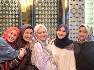Gaya Hijab Geng Dakwah Mewah, Shireen Sungkar hingga Zeezee Shahab