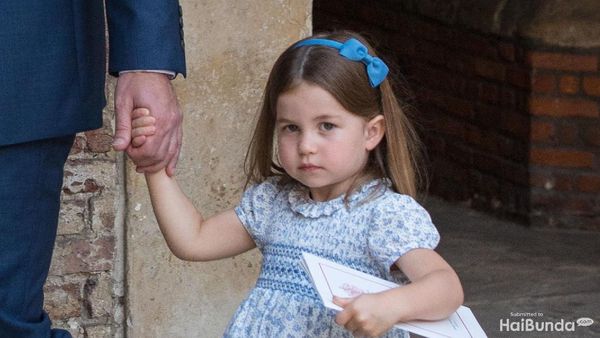 Manisnya Putri Charlotte di Pembaptisan Pangeran Louis