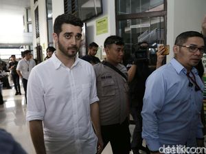 Fachri Albar Ngaku Pakai Narkoba karena Beban Hidup-Pekerjaan Fachri Albar Ngaku Pakai Narkoba karena Beban Hidup-Pekerjaan