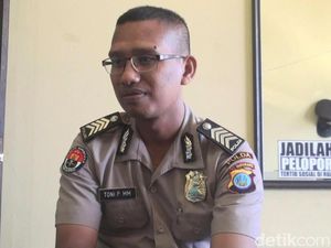 Bripka Toni, Jualan Cilok Sambil Sebarkan Informasi Hukum