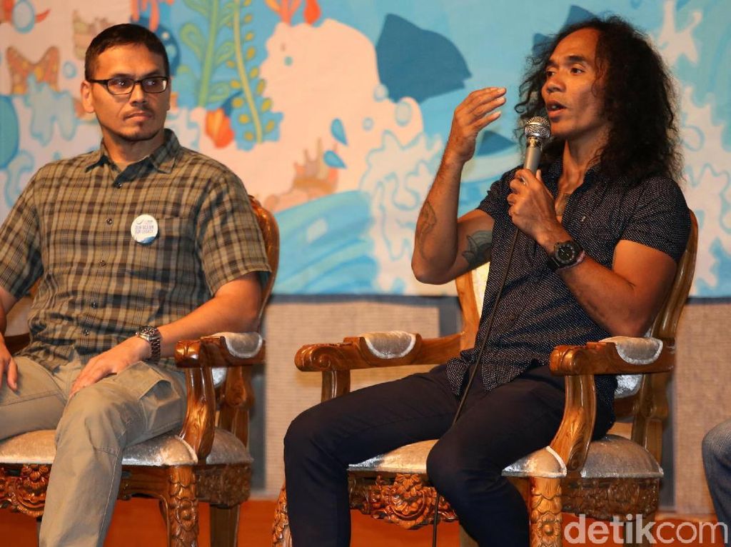 Ifan Seventeen Dibuat Kaget Lihat Kaka Slank Keluar Musala Ifan Seventeen Dibuat Kaget Lihat Kaka Slank Keluar Musala