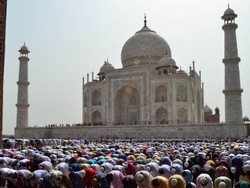 Muslim yang Bukan Penduduk Agra Dilarang Salat Jumat di Taj Mahal