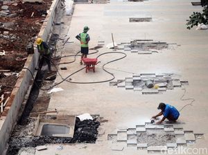 Dipakai Proyek MRT, Trotoar Depan Le Meridien Belum Diperlebar