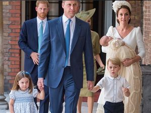 Penghormatan untuk Putri Diana di Pembaptisan Pangeran Louis Penghormatan untuk Putri Diana di Pembaptisan Pangeran Louis