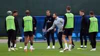 Laga semifinal kedua nanti akan menjadi pertemuan kedelapan antara Kroasia dan Inggris. Dari tujuh pertemuan sebelumnya, Inggris menang empat kali, Kroasia menang dua kali, sedangkan satu laga lainnya berakhir seri.
