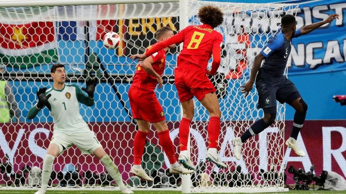 Gol Samuel Umtiti mengantarkan Prancis ke final Piala Dunia 2018 (Foto: Toru Hanai/Reuters)