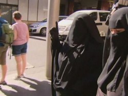 Istri Perekrut ISIS Dihukum Kerja Sosial