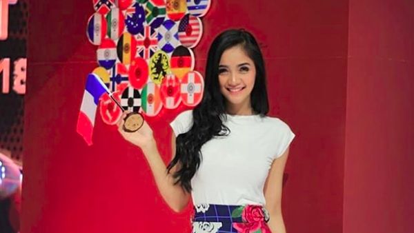 Foto: Mengintip Rahasia Bugar Presenter Piala Dunia Kartika Berliana