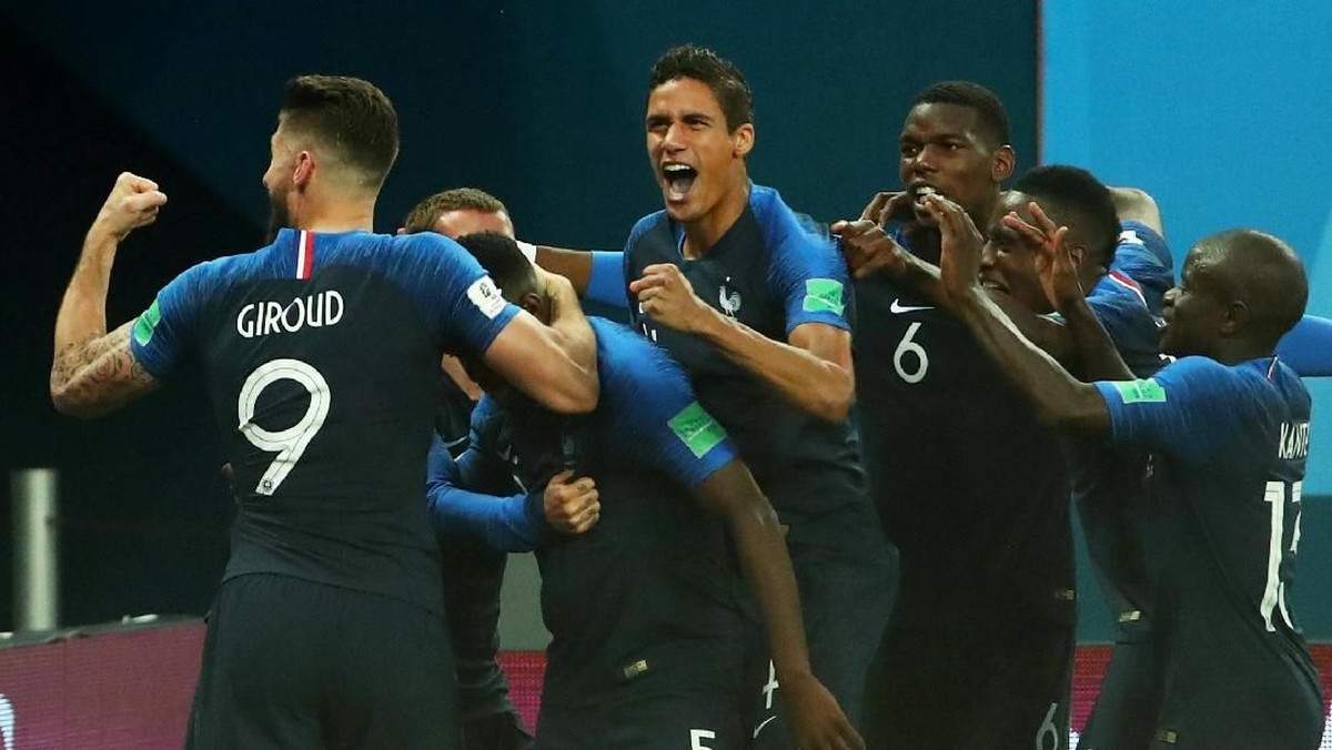 Timnas Prancis merayakan kesuksesan ke final Piala Dunia 2018. (Foto: Michael Dalder/Reuters)