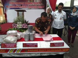 Kejari Jakbar Musnahkan 4 Kg Sabu