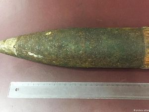 Turis Amerika Bawa Amunisi Perang Dunia II ke Bandara Wina