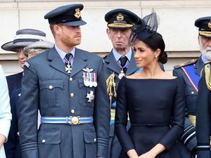 Meghan Markle 3 Kali Ganti Baju dalam Sehari, yang Mana Gaya Favoritmu?