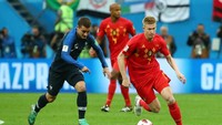 Antoine Griezmann bikin satu assist yang memastikan kelolosan Prancis ke final. Bermain sebagai penyerang lubang, Griezmann melepaskan enam tembakan dengan satu yang tepat target. 88% dari 34 umpannya akurat, di mana dia mencatatkan tiga umpan kunci. (Foto: Michael Dalder/Reuters)