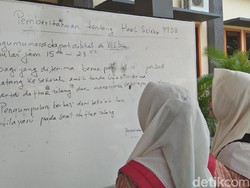 Orang Tua Calon Siswa di Rembang Kecewa Pengumuman PPDB Molor