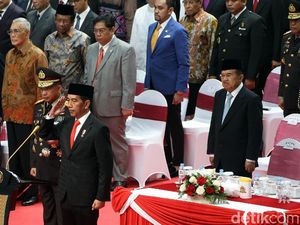 Jokowi Hadiri HUT Bhayangkara ke-72 di Istora Senayan