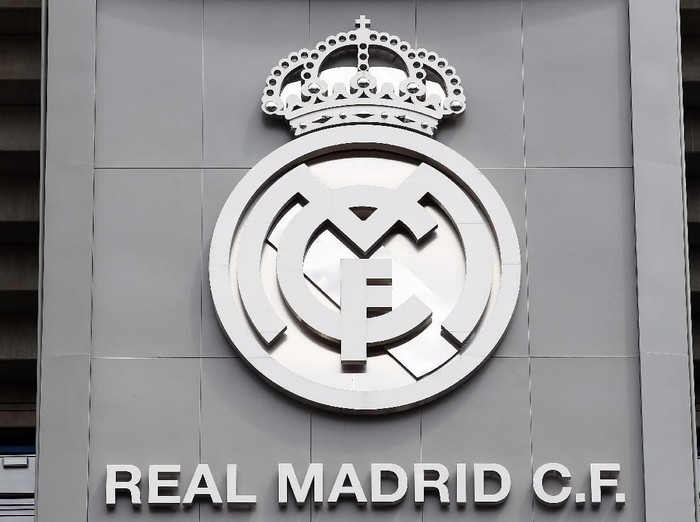 MADRID, SPAIN - APRIL 30:  A general view during the La Liga match between Real Madrid and Real Zaragoza at Estadio Santiago Bernabeu on April 30, 2011 in Madrid, Spain.  (Photo by Julian Finney/Getty Images)
