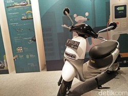 Driver Go-Jek Makin Untung Pakai Motor Listrik