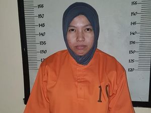 Emas 1,5 Kg Istri Bos Abu Tours Dilelang, Laku Rp 800 Juta Emas 1,5 Kg Istri Bos Abu Tours Dilelang, Laku Rp 800 Juta